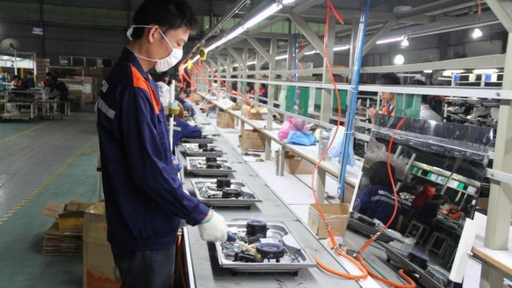 China sourcing-low labor costs